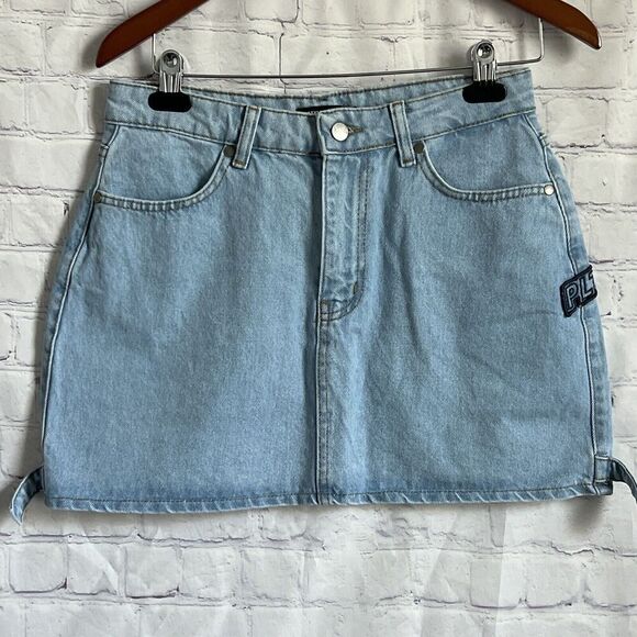 Pretty Little Thing Women’s Size 6 Denim Mini Skirt With Logo Cotton - Picture 1 of 9